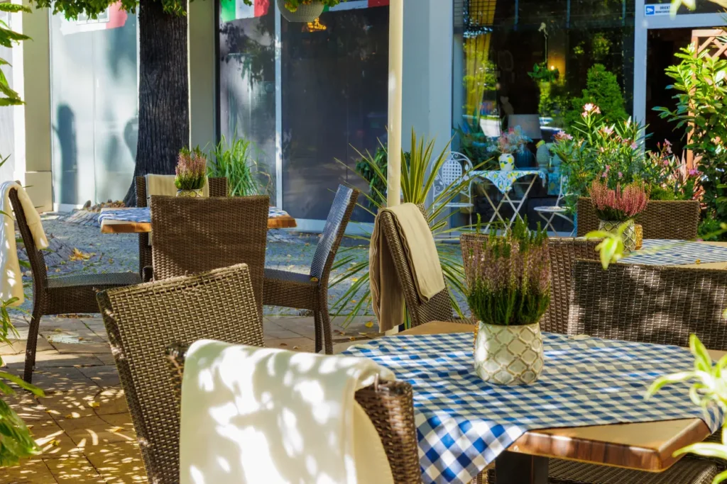 Ogródek Restauracja Va Bene — Restauracja